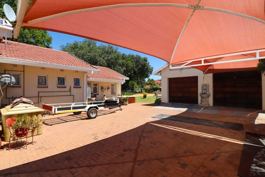 3 Bedroom Property for Sale in Flamwood North West